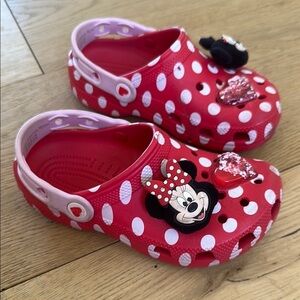 Disney Red and Pink Sandals with Minnie Mouse crocs Charm J1